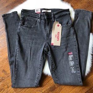 🚫Sold. [levi’s] 721 High Rise Skinny 24